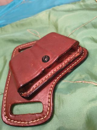 Porta caricatori in pelle