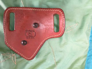 Porta caricatori in pelle