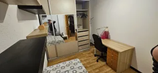 Se alquila habitación en piso compartido
