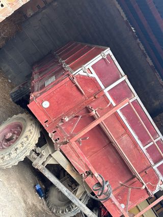 Remolque agrícola rojo