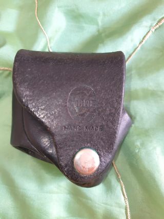 Porta manette in pelle