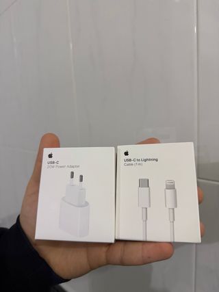 Adaptador USB-C y Cable USB-C a Lightning NUEVOS!!