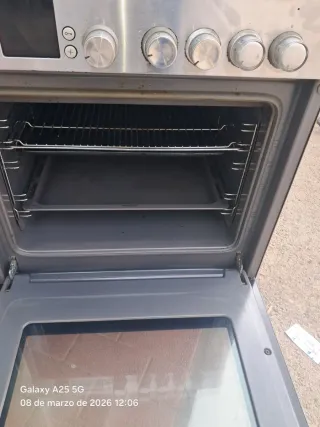 Cocina de gas con horno eléctrico