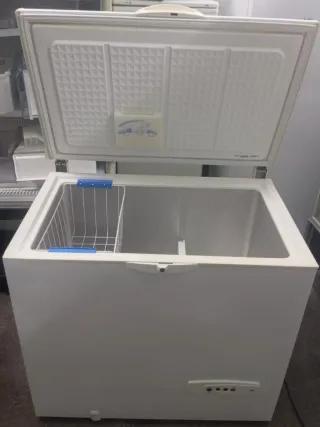 Congelador Arcon Whirlpool grande por 180€!