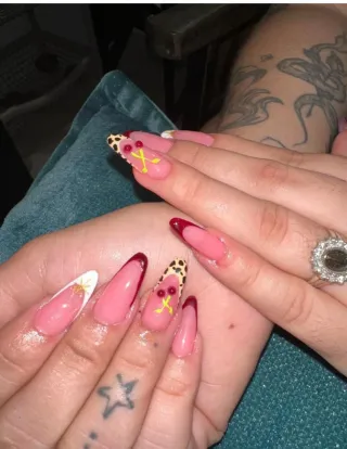 Manicura y pedicura colombiana