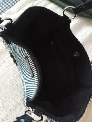 Borsa a spalla con strass e catena