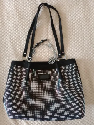 Borsa a spalla con strass e catena