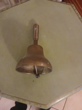 Campana vintage in ottone