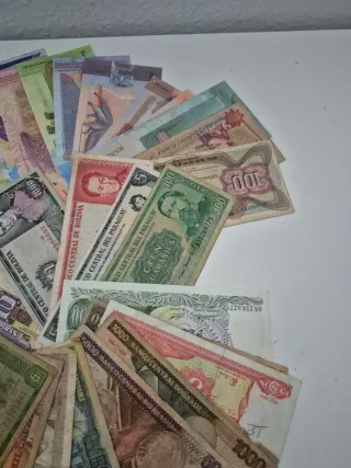 Lote 34 Billetes de América