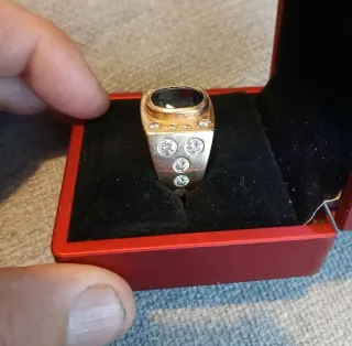 Anillo Oro 22k con Diamante Negro