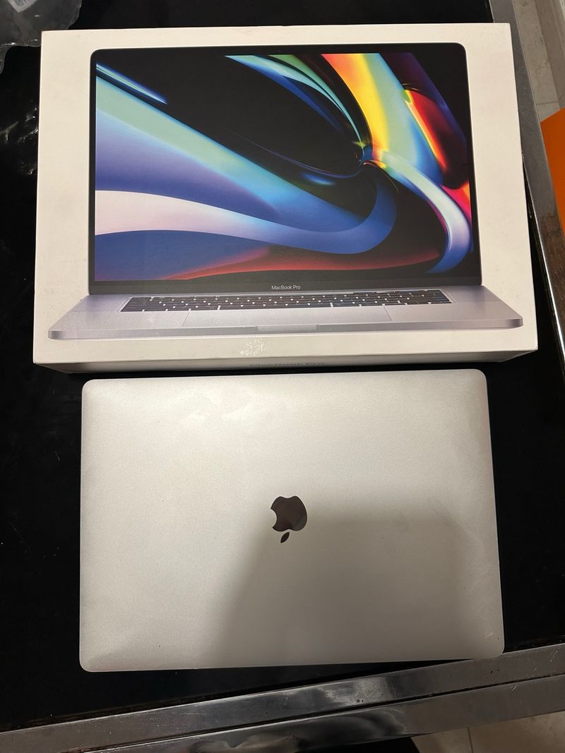MacBook Pro 16”