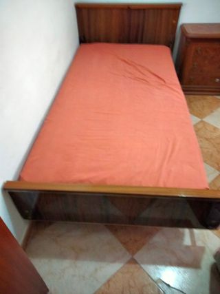 Cama Flex con somier de madera y metal