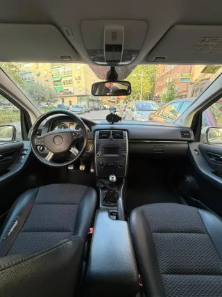 (Solo venta)Mercedes-Benz Clase B 2010(restiling)