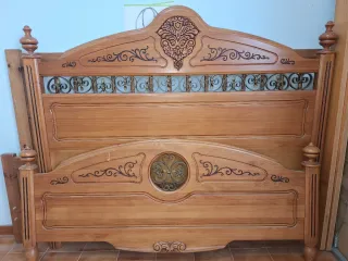 Estructura de Cama 135 cm - Madera Maciza y Forja