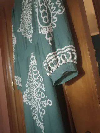 Vestido largo verde bordado talla S