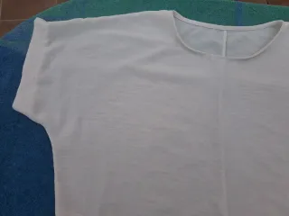 Blusa Mujer T Única Blanca.  Medidas en descripció
