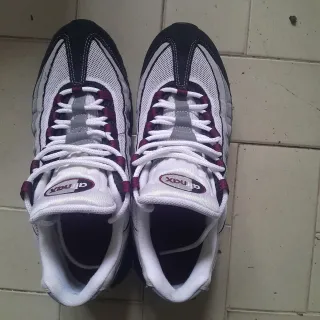 Zapatillas Nike Air Max 95 Negras y Grises