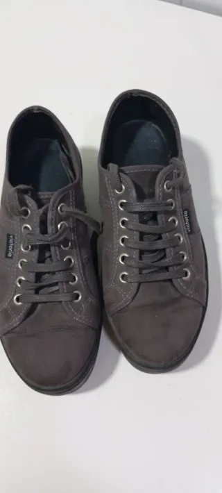 Zapatos Victoria plataforma grises