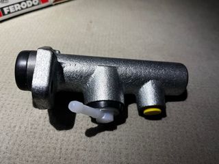 Bomba de freno  nueva a estrenar Seat 850 Especial