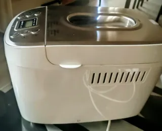 Panificadora blanca