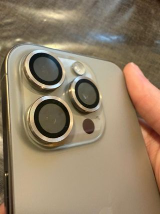 iPhone 15 Pro titanio naturale