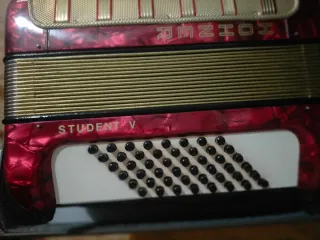 Acordeón HOHNER Student V Rojo