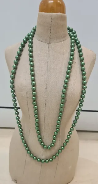 2 Collane in resina verde e viola