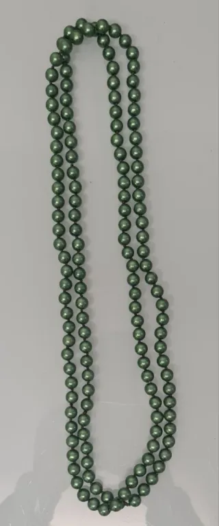 2 Collane in resina verde e viola