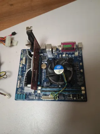 Placas base y componentes de ordenador