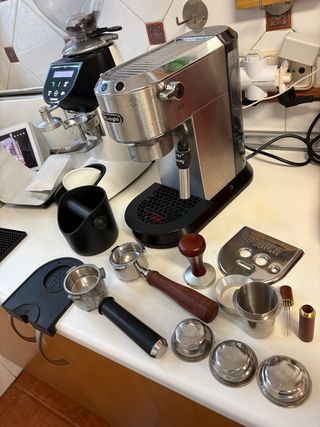 Cafetera Delonghi Dedica 685