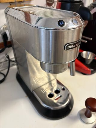 Cafetera Delonghi Dedica 685