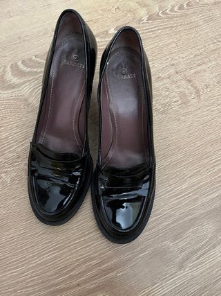 Zapatos de tacón negros charol Barrats talla 38
