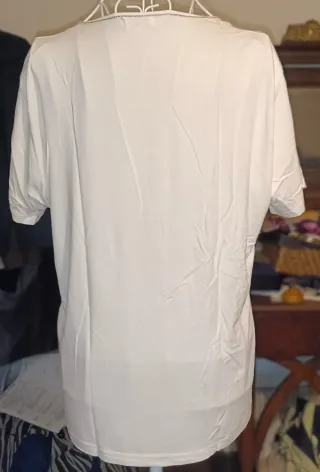 Camiseta blanca bordada