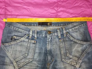 Jeans Just Cavalli, misure dettagliate nelle foto
