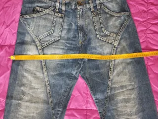 Jeans Just Cavalli, misure dettagliate nelle foto