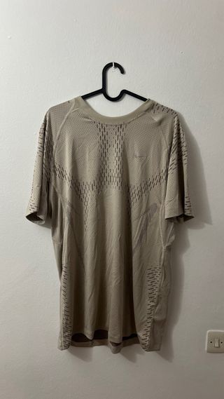 Camiseta Running Nike Dry Fit Beige