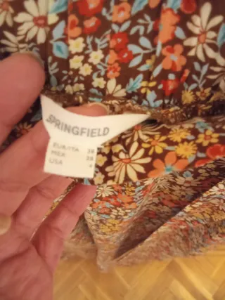 Pantalones florales con cinturón