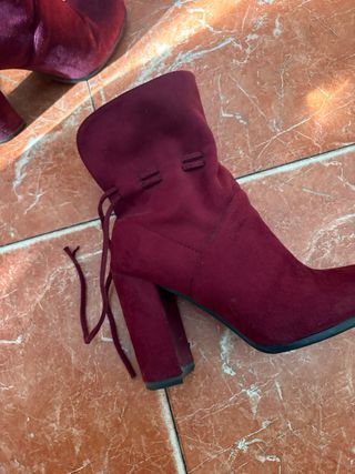 Botines tacón rojos/morados