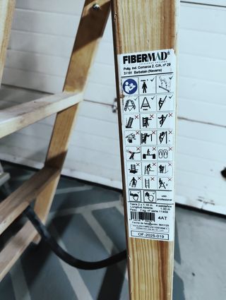 Escalera Madera Electricista 4 Peldaños