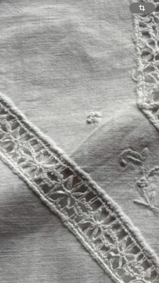 Enagua antigua hilo puntillas bordados