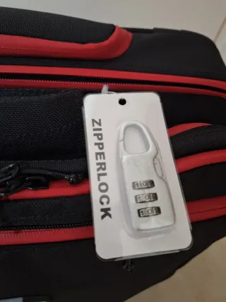 Trolley piccolo Ferrari nero e rosso