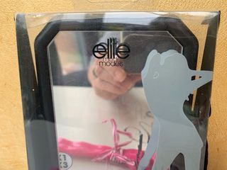 Specchio ingranditore Elite Models + Spazzola