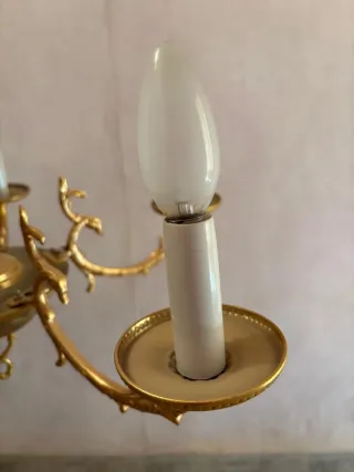 Lámpara de araña dorada antigua