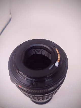 Potente Superzoom Canon amplio rango 18-200mm