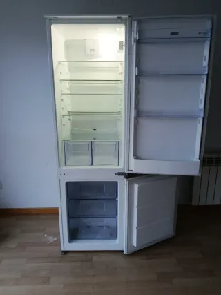 Nevera Zanussi ZBB28465SA para encastrar