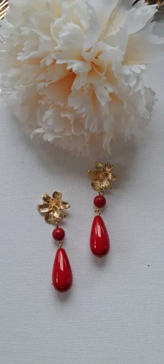 Pendientes Flamenca Flor Dorada y Perla Roja