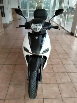 Moto Eléctrica Ionik Velar Blanca