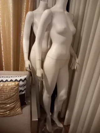 2 Maniquíes Blancos Mujer