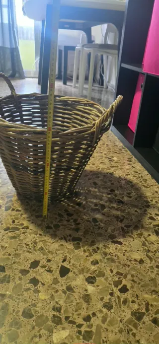 Cesto de mimbre con asas