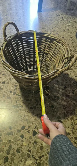 Cesto de mimbre con asas